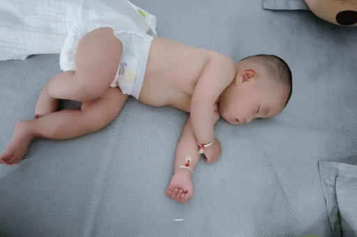 来宾1岁宝宝可以吃盐吗